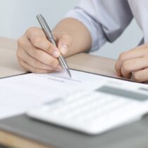 Beitragsbild Kreditvertrag unterschreiben